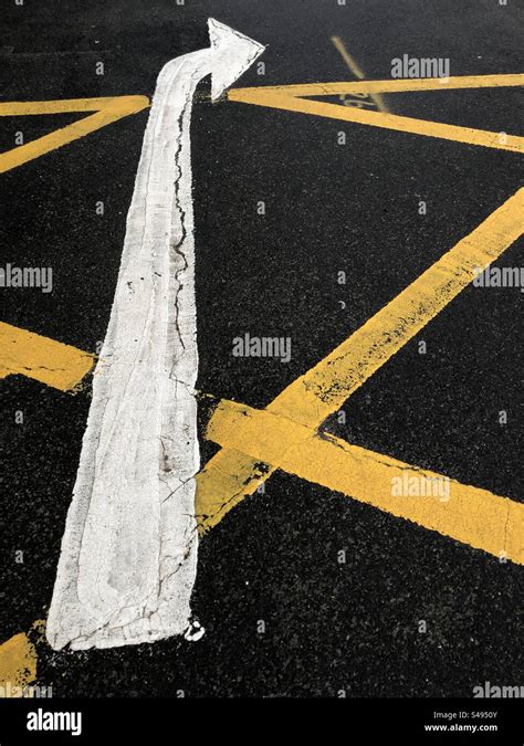 box junction road markings|turning right at a junction.